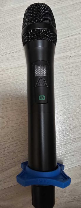 Продам микрофон XTUGA U771