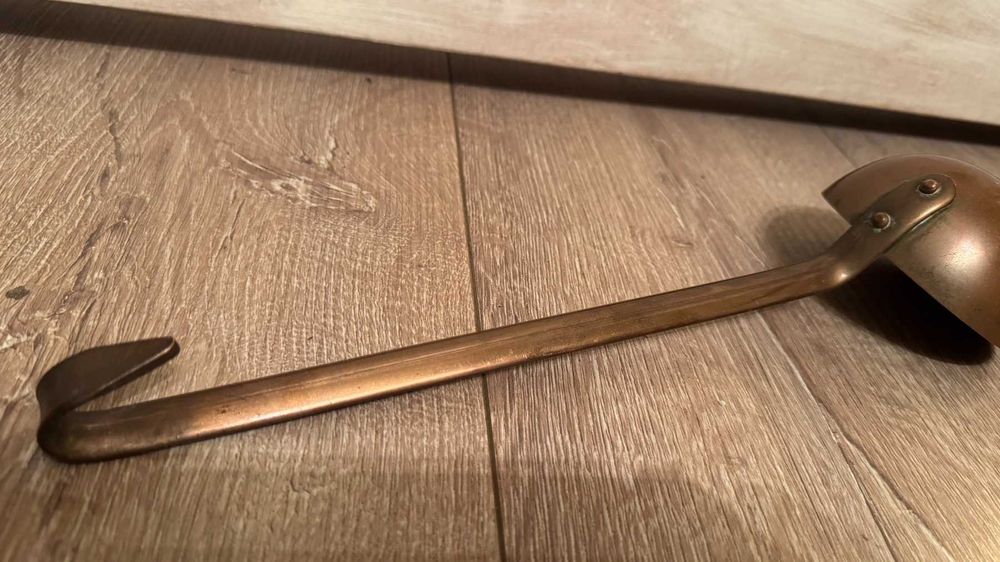 Масивен Френски меден голям черпак– кован.