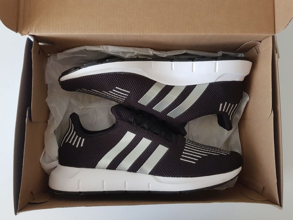 Adidas Swift Run J CQ2597 Originali