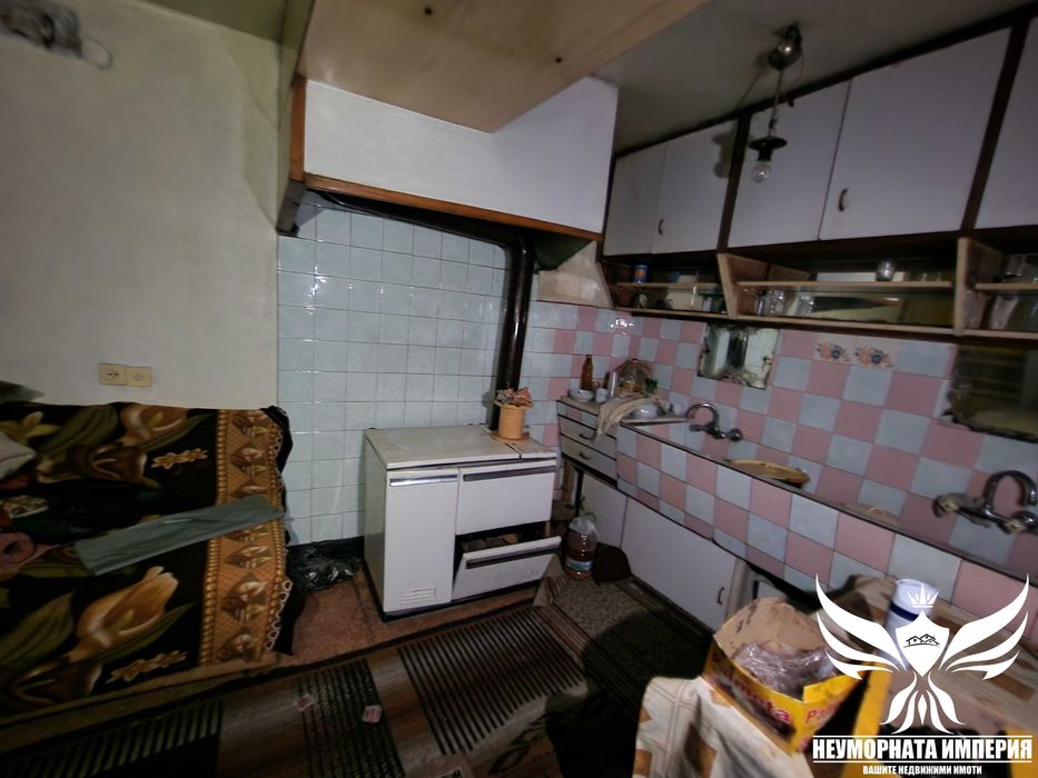 Продавам тристаен 55кв. с паркомясто и 1/2 партер в гр.Асеновград