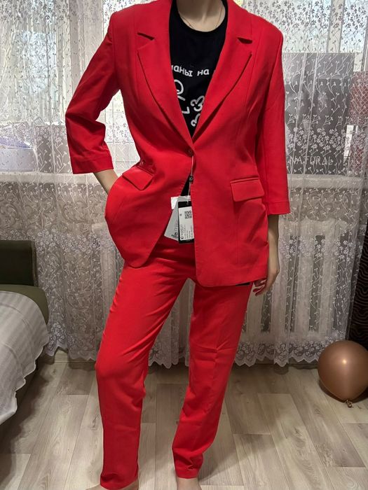 Костюм женский официальный