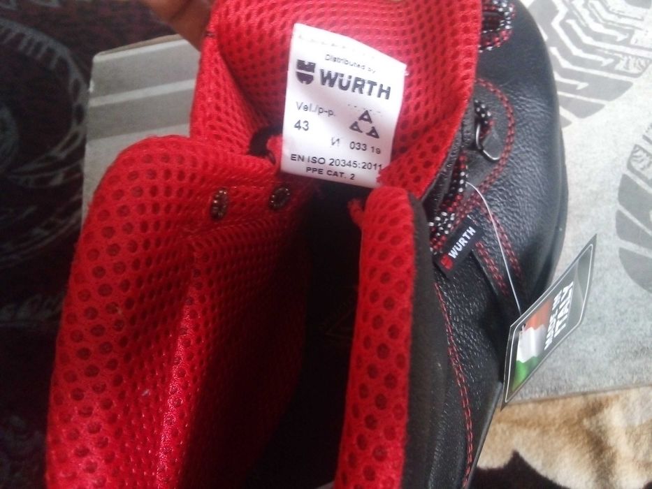 Работни обувки  42-43н.