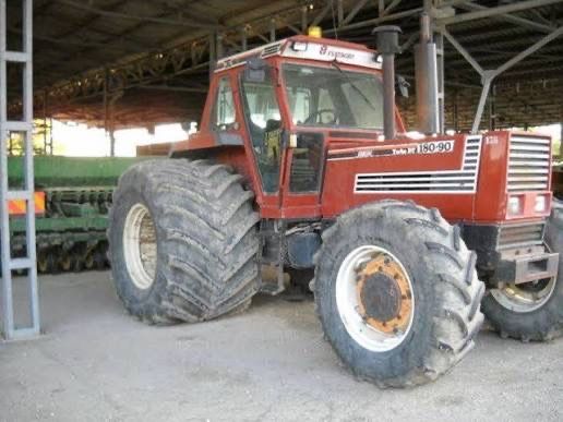 Achiziționez Tractoare