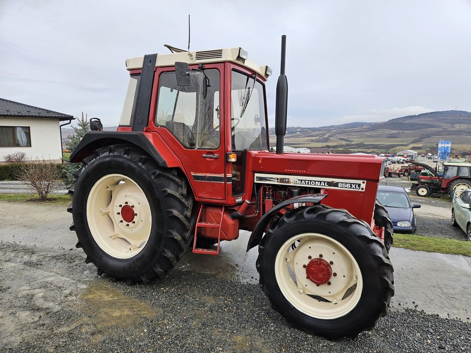 Tractor CASE International 856 XL