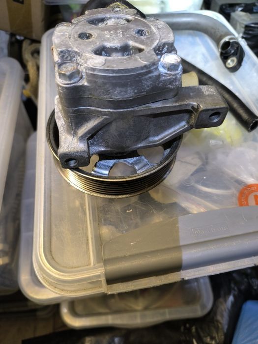 Продавам хидравлична помпа за Хонда ЦРВ3 дизел 2.2м3, 140 к.с.