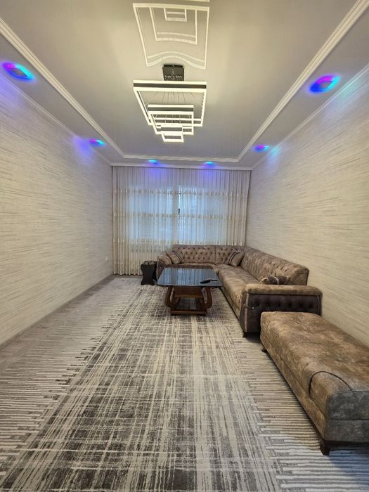 Yangi bozor xamroz oldida