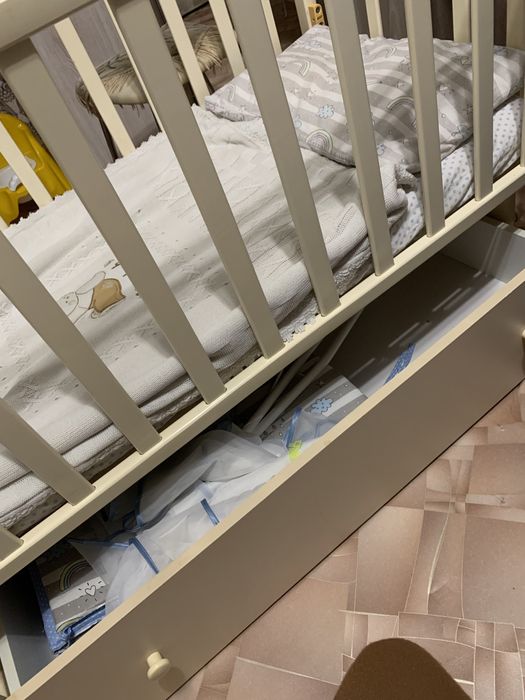 Детская кроватка с матрасом