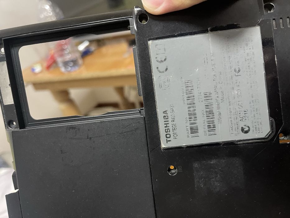 Продам ноутбук на запчасти — Toshiba Portege R400-S4831.