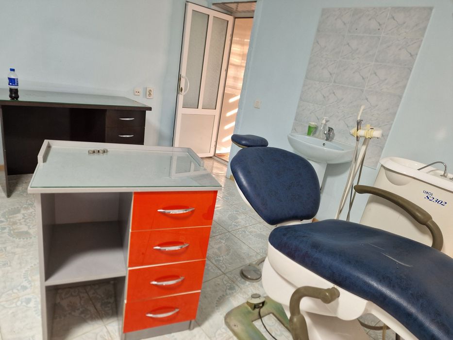 Стоматолгик кресло сотилади