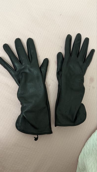 Кожаные перчатки