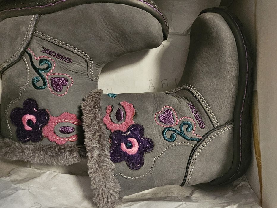 Нови ботуши Geox   за момиче 20 номер