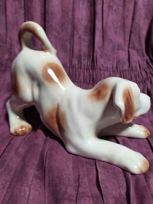 Антикварна порцеланова статуетка на куче - Румъния 1958 г. рядък екз.