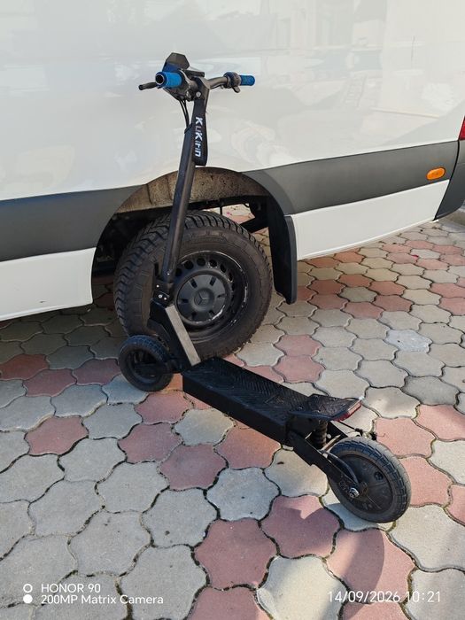 Vând trotineta electrica kukirin g2