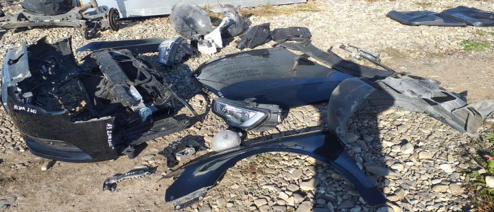 Dezmembrez Audi A3 8V [2012 - 2016] Cabriolet 1.6 TDI MT (110 hp)