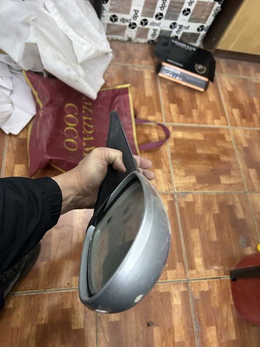 Продам бок зеркало правый
