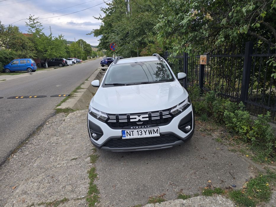 Dacia Sandero Stepway TCE90 2025, 4500 km, 2 ani garantie, aproape noua