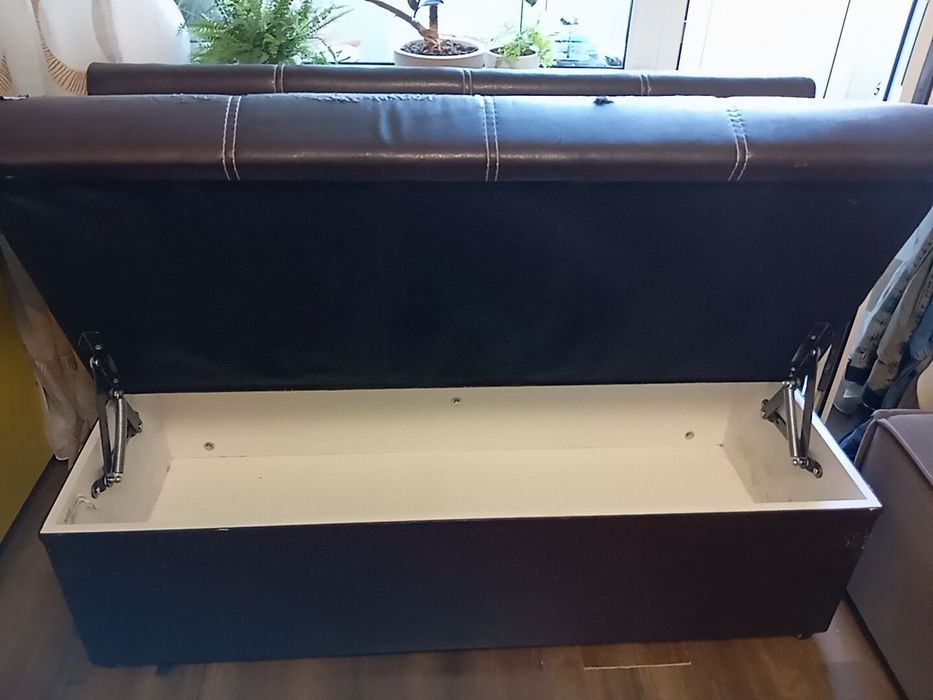 Продам диванчик для кухни 1.30