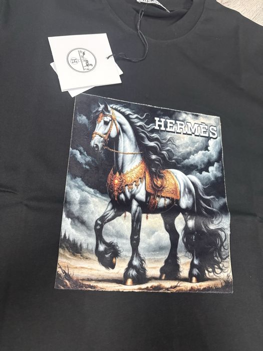 Мъжки тениски S и М размер