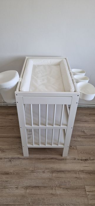 Masă de schimbat bebe  Ikea