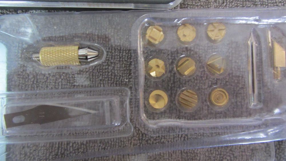 Set aparat pirogravat si lipit cu fludor in cutie Germany