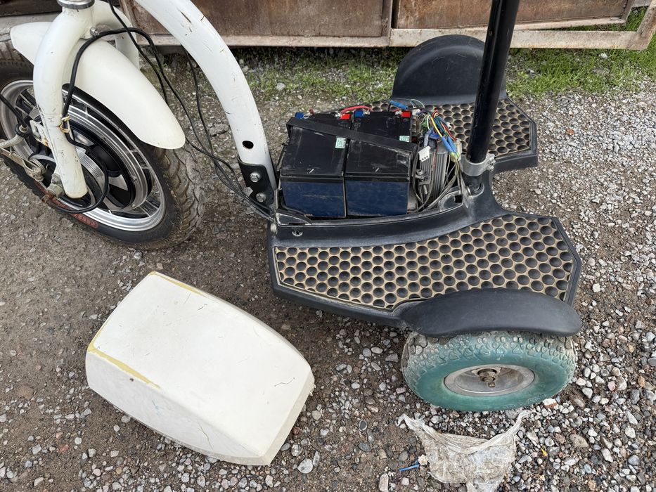 * трех колесный электро скутер очень удобный