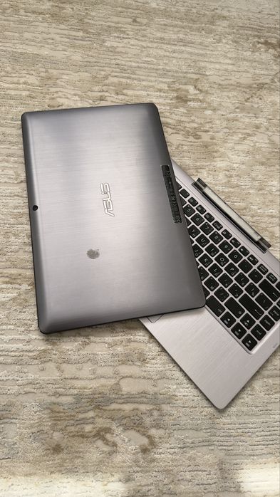 Noutbook Asus transformer book
