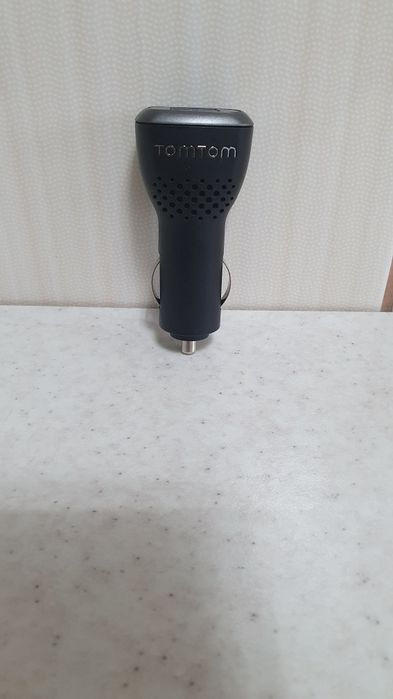 Vînd Încărcător original cu 2 eșiri USB pentru GPS tomtom