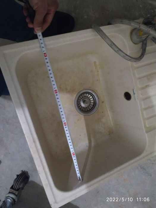 Раковина с краном