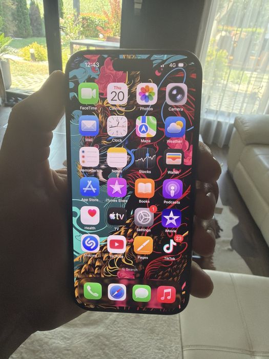 Продавам iphone 15 pro 128 gb silver