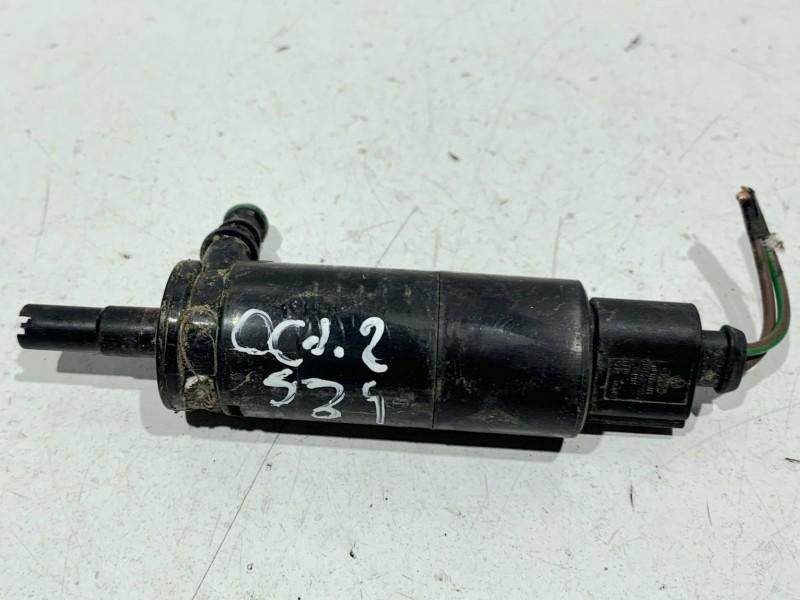 Pompita lichid parbriz Volkswagen Passat B7 3B7955681