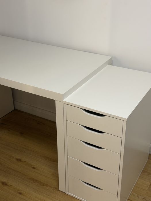 Бюро и шкаф Ikea