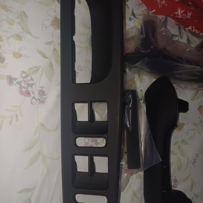 Продам внутренние ручки на авто