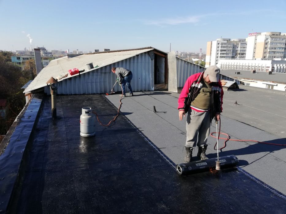 Vânzare și montaj Hidroizolații membrane bituminoase hale blocuri case