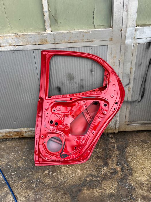 Задна лява и дясна врата за Toyota Yaris 4