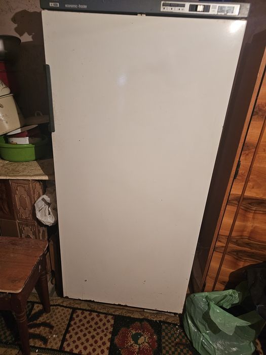 Congelator vertical Bosch (5 sertare) – stare bună de funcționare