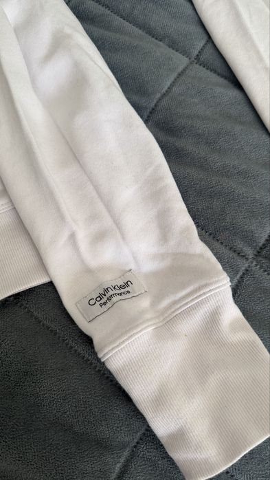 Продам костюм Calvin Klein оригинал