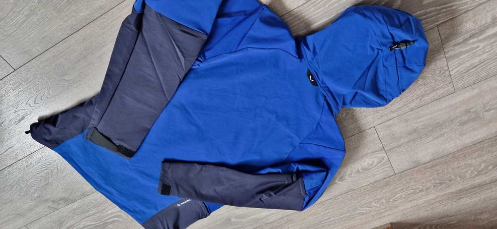 Geaca Salewa masura M48 munte hiking softshell jacket