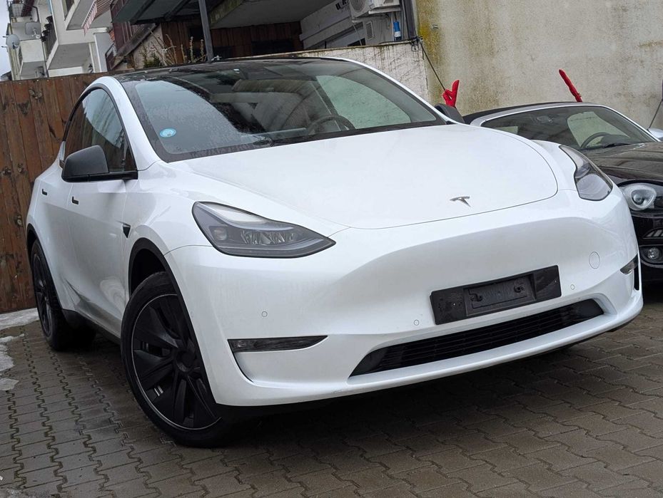 Tesla Model Y dual motor 4x4 ,garanție 2030 noiembrie, 92,000km