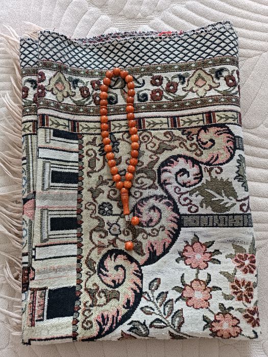 Продам жайнамаз с тасбихом