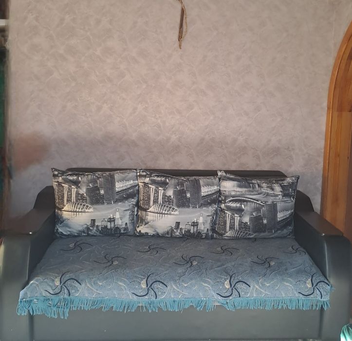 Продам диван в очень хорошем состоянии!