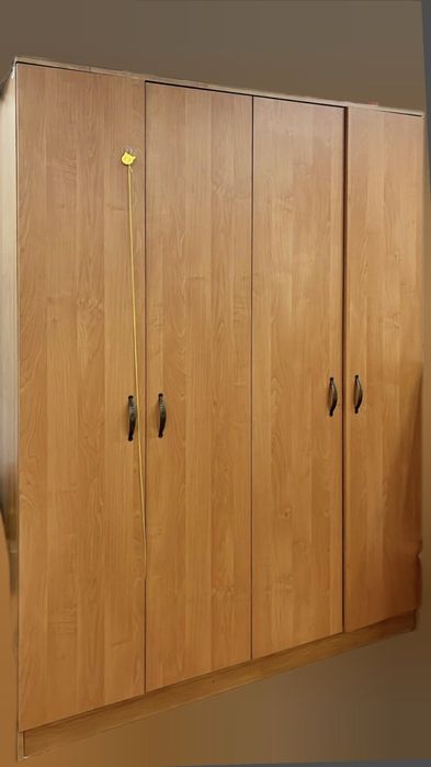 Шкаф б/у продам.