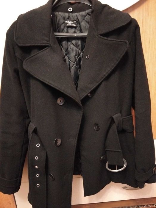 Продавам елегантно дамско палто