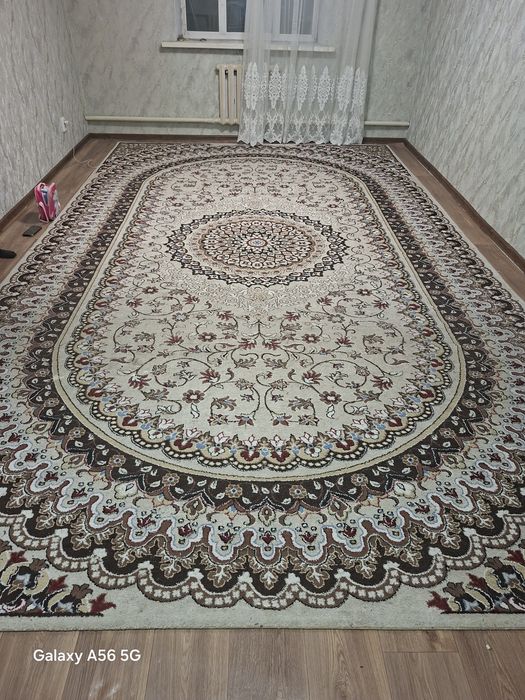 Продам большой ковер классика