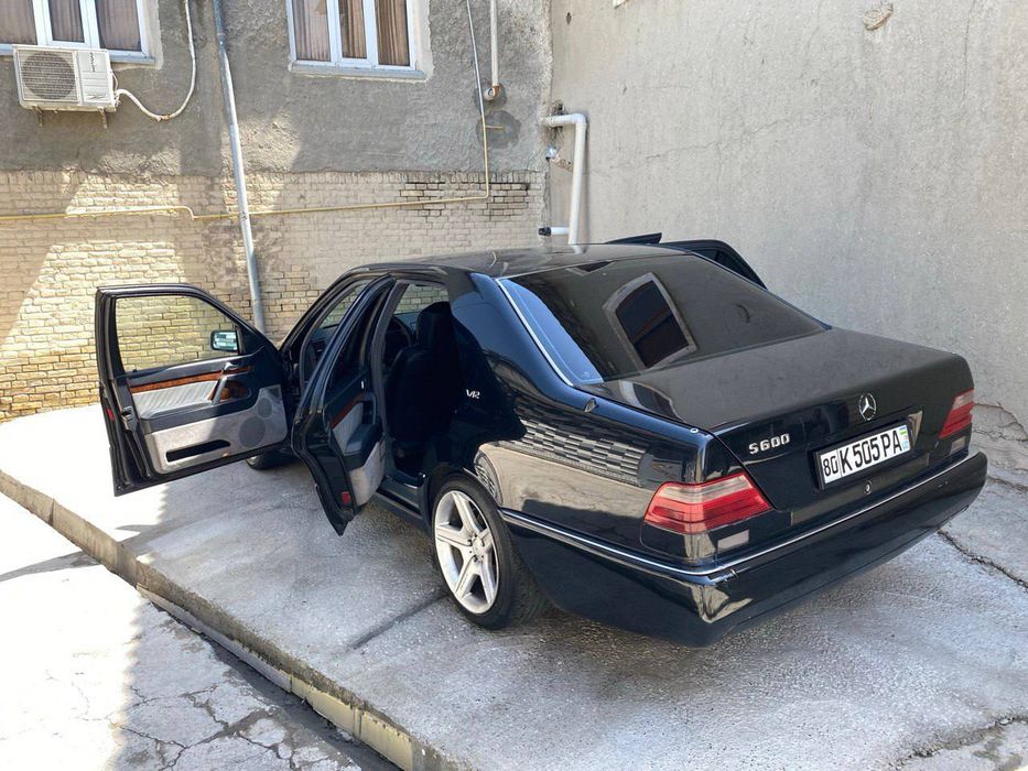 S600 Мерседес Бенс иномарка