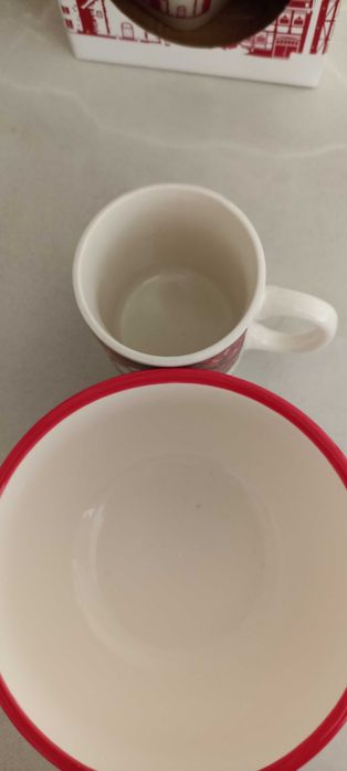 Порцеланови съдове с коледни мотиви