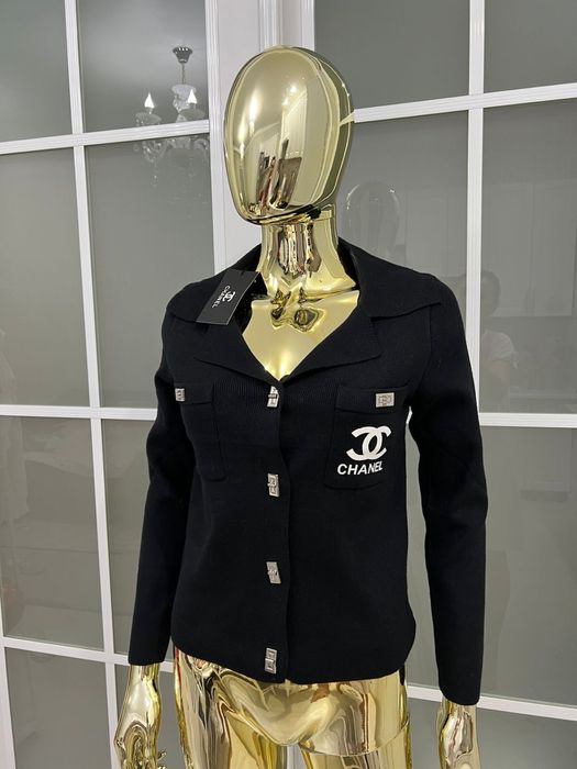 Теплые брендовые свитера новые