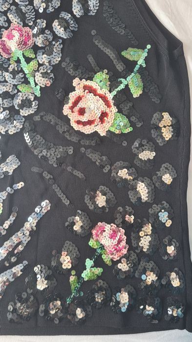 Top elegant cu paiete marimea M