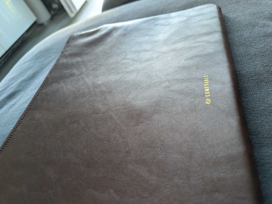Husă din piele premium pentru Laptop Comfyable pentru MacBook Pro de 16 inci și Air de 15 inci – Maro Inchis