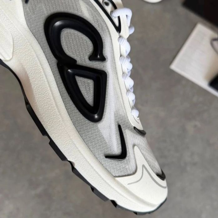 CD B30 "Triple Black&White"