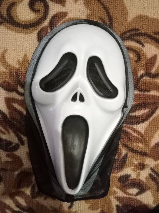 Маска маскарадная